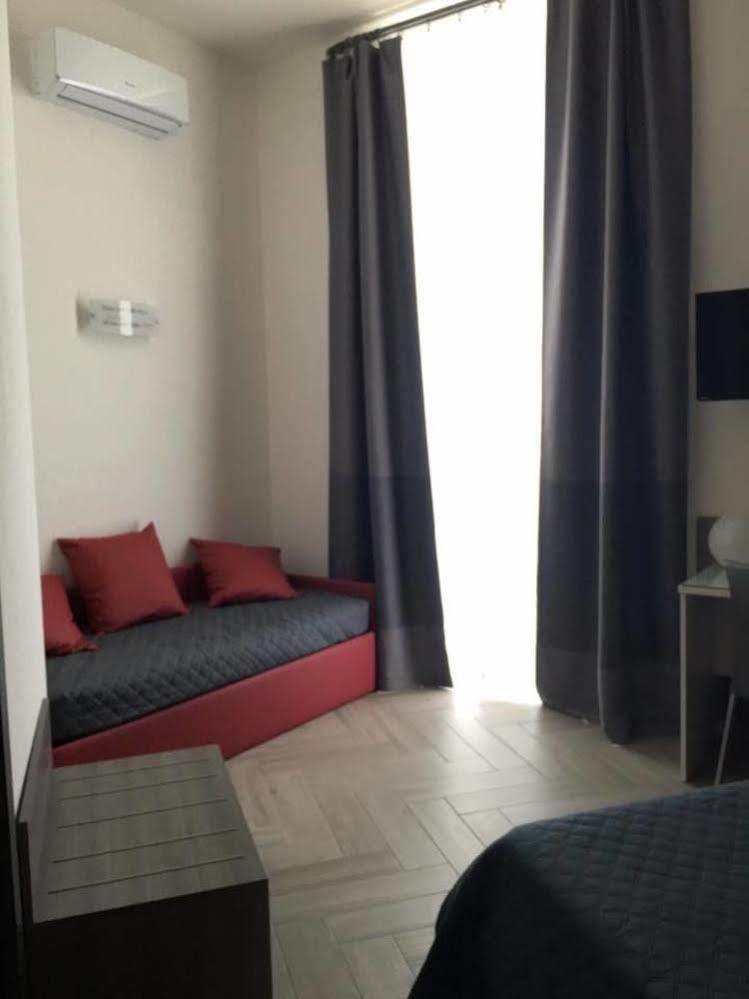 Bed and Breakfast La Dimora Di Garibaldi à Naples Extérieur photo